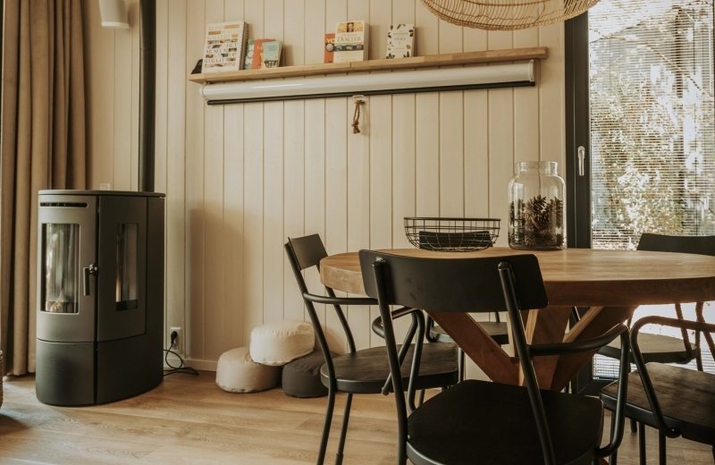 10 beamer en eettafel