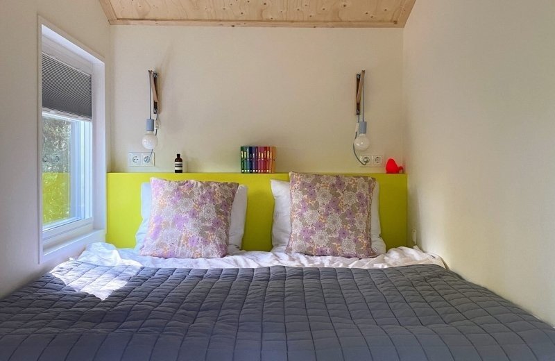 Tiny bloom boshuisje nunspeet master bedroom